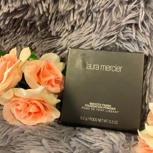 LAURA MERCIER FOUNDATION POWDER 1N1 01